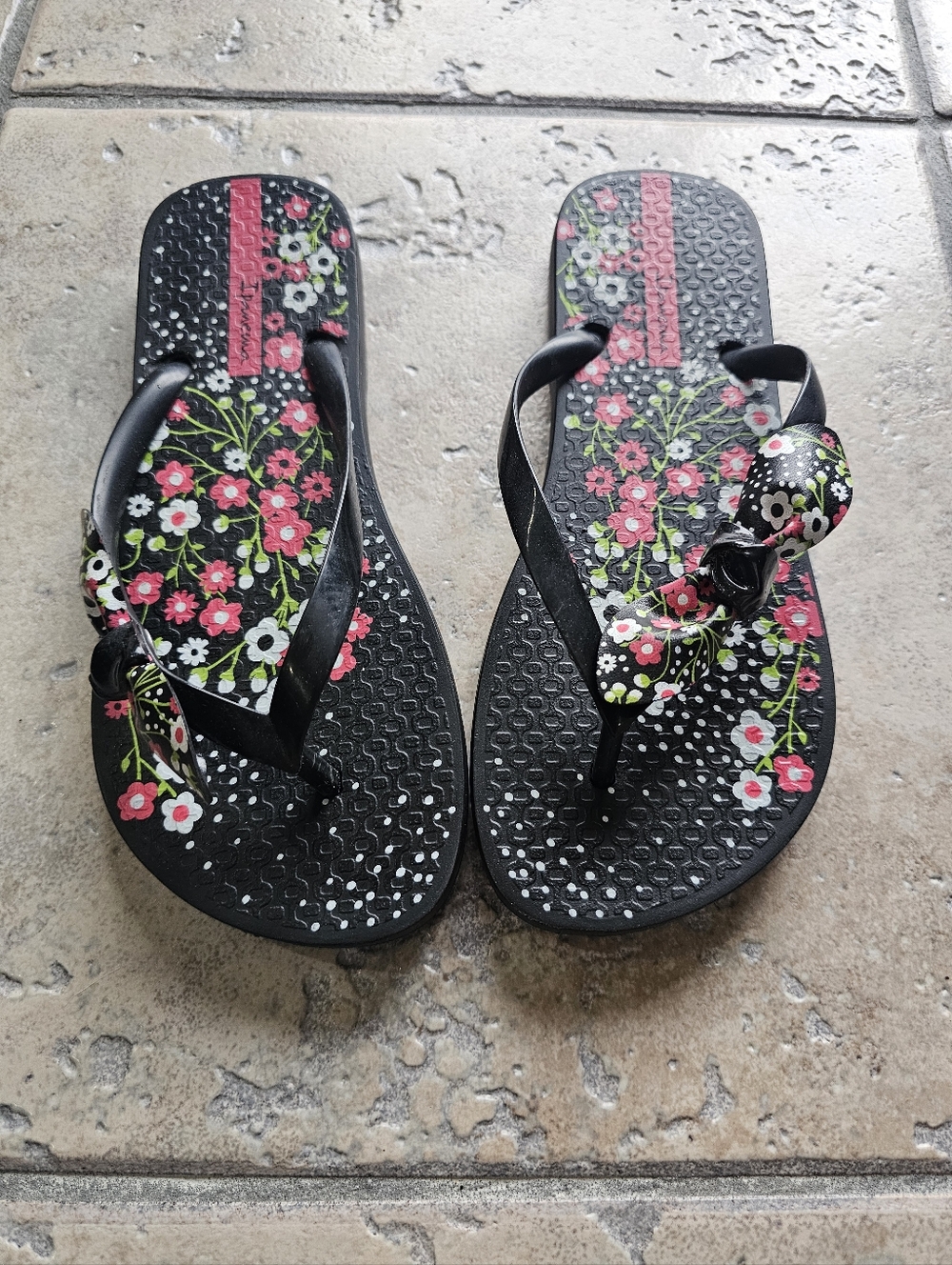 Ipanema Black Floral Bow Sandals with Pink and White Accents